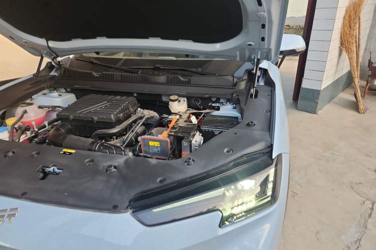Used JETOUR Shanhai L6 2024 1.5TD DHT MAX Engine Bay Left