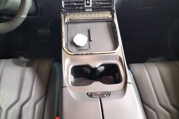 Used JETOUR Shanhai L6 2024 1.5TD DHT ULTRA Gear Lever