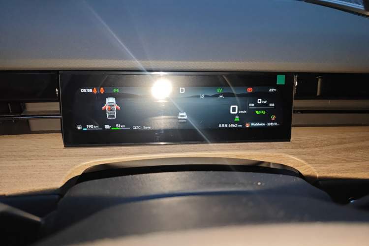 Used JETOUR Shanhai L6 2024 1.5TD DHT MAX Odometer Close Up