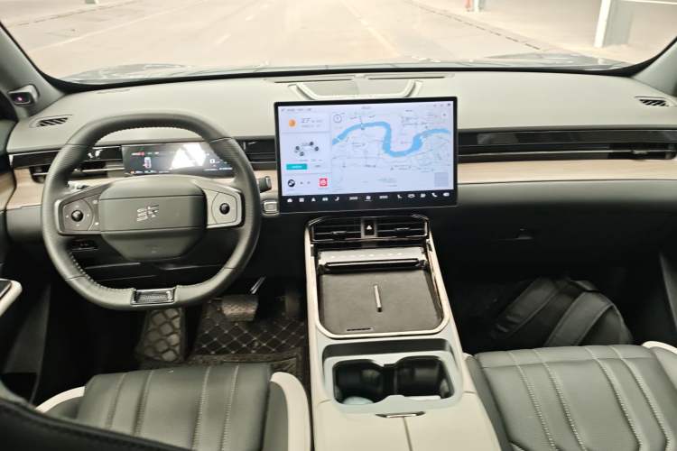 Used JETOUR Shanhai L6 2024 1.5TD DHT ULTRA Center Console