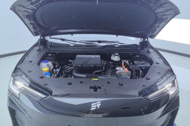 Used JETOUR Shanhai L6 2024 1.5TD DHT ULTRA Engine Bay