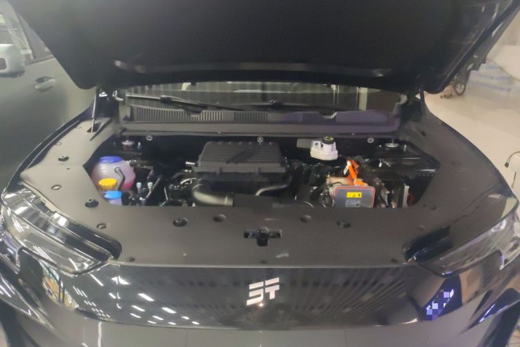 Used JETOUR Shanhai L6 2024 1.5TD DHT ULTRA Engine Bay