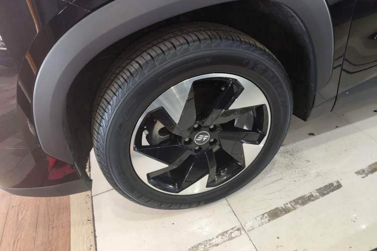Used JETOUR Shanhai L6 2024 1.5TD DHT ULTRA Exterior 2