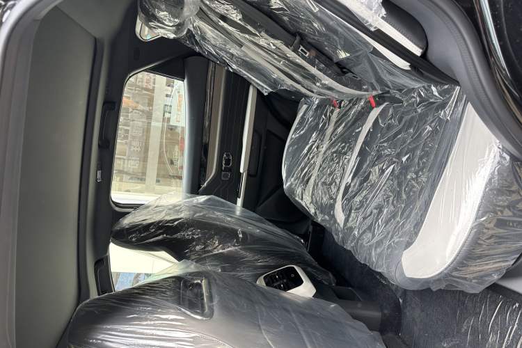 Used JETOUR Shanhai L6 2024 1.5TD DHT ULTRA Interior 3