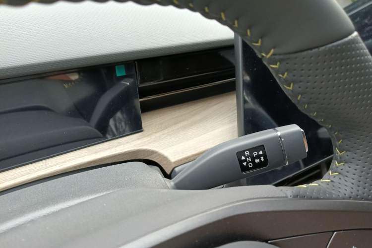 Used JETOUR Shanhai L6 2024 1.5TD DHT ULTRA Interior 4