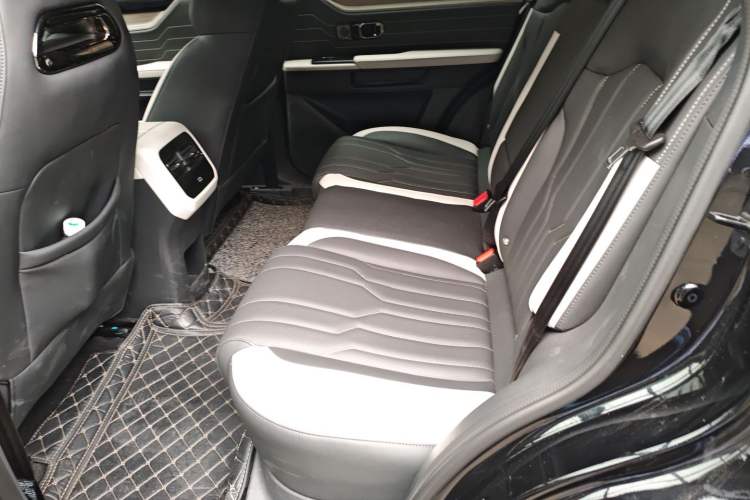 Used JETOUR Shanhai L6 2024 1.5TD DHT ULTRA Interior 4