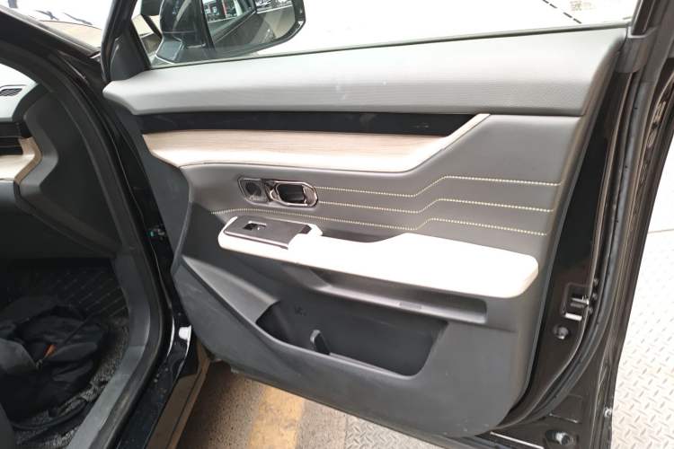 Used JETOUR Shanhai L6 2024 1.5TD DHT ULTRA Interior 5