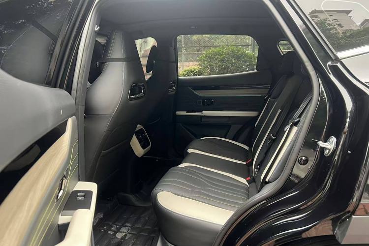 Used JETOUR Shanhai L6 2024 1.5TD DHT MAX Interior 5