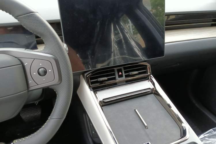 Used JETOUR Shanhai L6 2024 1.5TD DHT ULTRA Interior 9