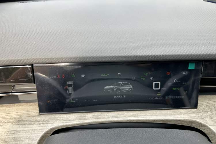 Used JETOUR Shanhai L6 2024 1.5TD DHT ULTRA Odometer Close Up