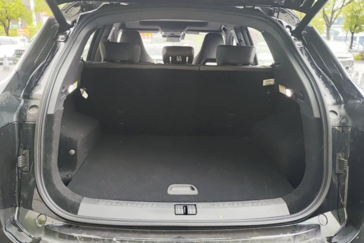 Used JETOUR Shanhai L6 2024 1.5TD DHT ULTRA Trunk
