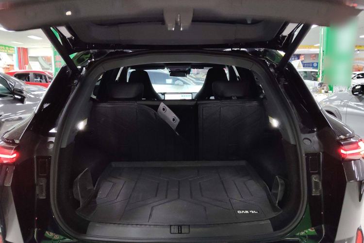Used JETOUR Shanhai L6 2024 1.5TD DHT MAX Trunk
