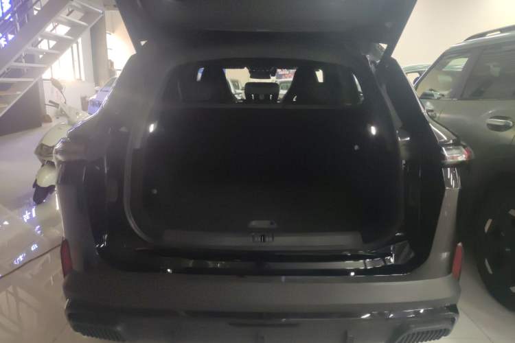Used JETOUR Shanhai L6 2024 1.5TD DHT ULTRA Trunk