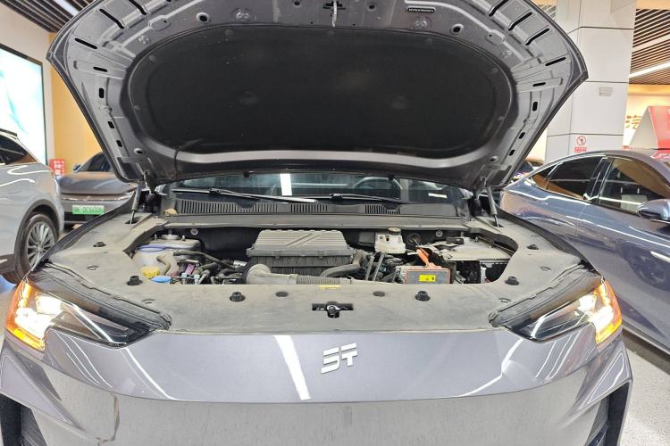 Used JETOUR Shanhai L6 2024 1.5TD DHT ULTRA Engine Bay