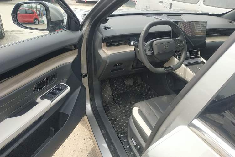 Used JETOUR Shanhai L6 2024 1.5TD DHT ULTRA Interior 3