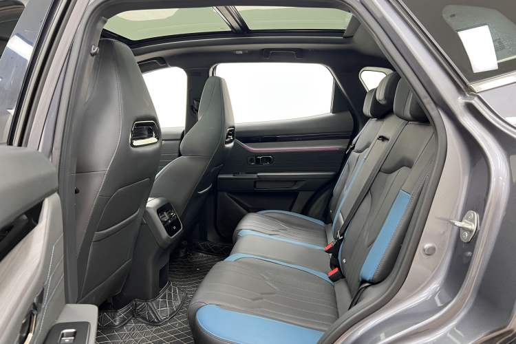 Used JETOUR Shanhai L6 2024 1.5TD DHT ULTRA Interior 3