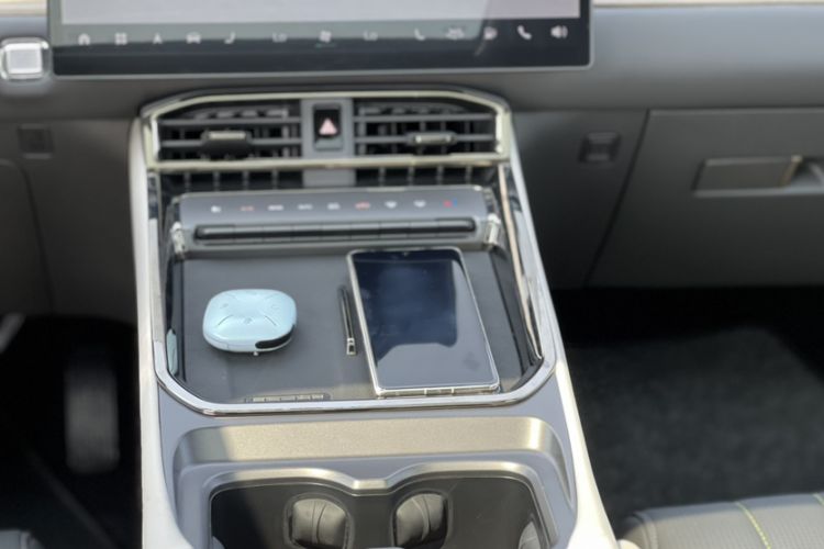 Used JETOUR Shanhai L6 2024 1.5TD DHT ULTRA Interior 4