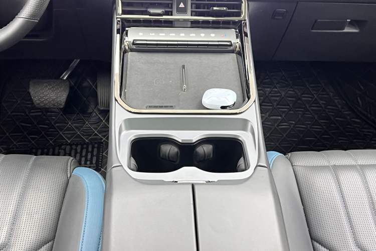 Used JETOUR Shanhai L6 2024 1.5TD DHT ULTRA Interior 7