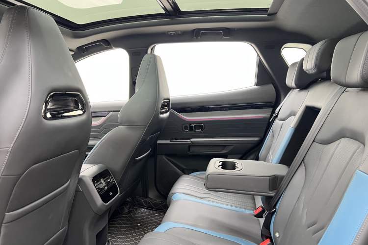 Used JETOUR Shanhai L6 2024 1.5TD DHT ULTRA Interior 9