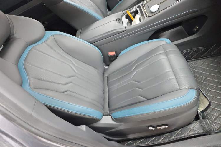 Used JETOUR Shanhai L6 2024 1.5TD DHT ULTRA Right Front Seat