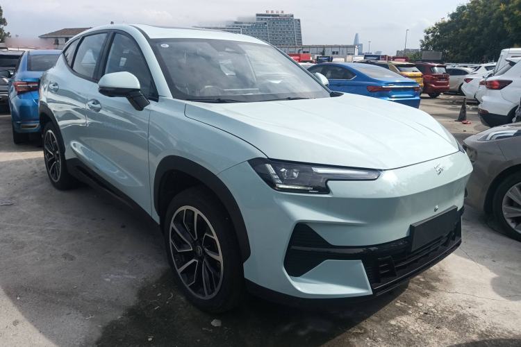 Used JETOUR Shanhai L6 2024 1.5TD DHT MAX Front Right 45 Deg