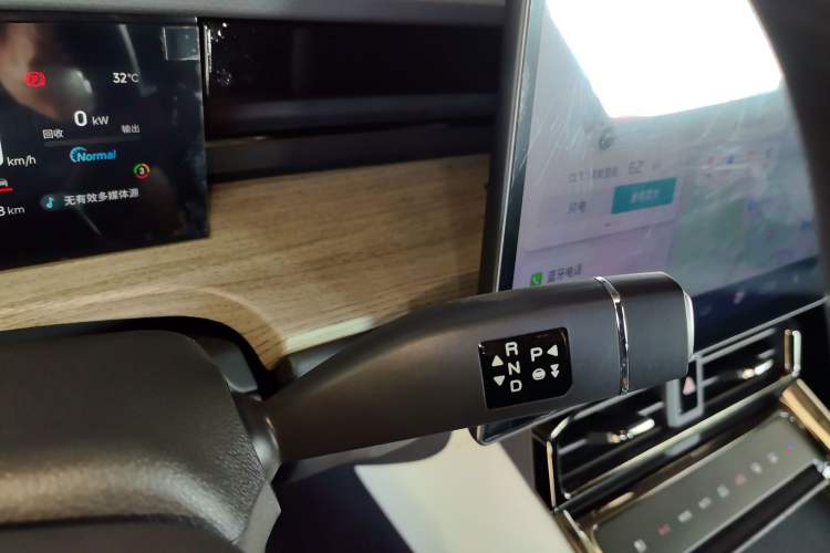 Used JETOUR Shanhai L6 2024 1.5TD DHT ULTRA Gear Lever