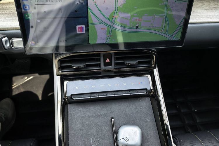 Used JETOUR Shanhai L6 2024 1.5TD DHT MAX Interior 2