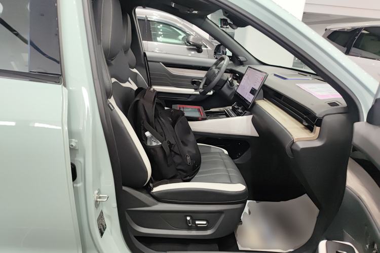 Used JETOUR Shanhai L6 2024 1.5TD DHT ULTRA Right Front Seat