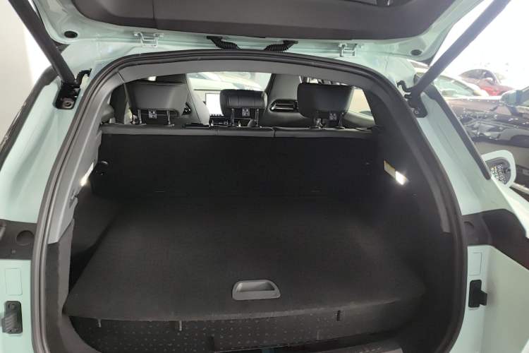 Used JETOUR Shanhai L6 2024 1.5TD DHT ULTRA Trunk