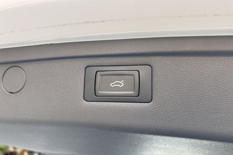 Used JETOUR Shanhai L6 2024 1.5TD DHT ULTRA Interior 1