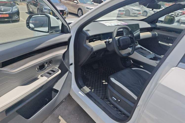 Used JETOUR Shanhai L6 2024 1.5TD DHT MAX Interior 2