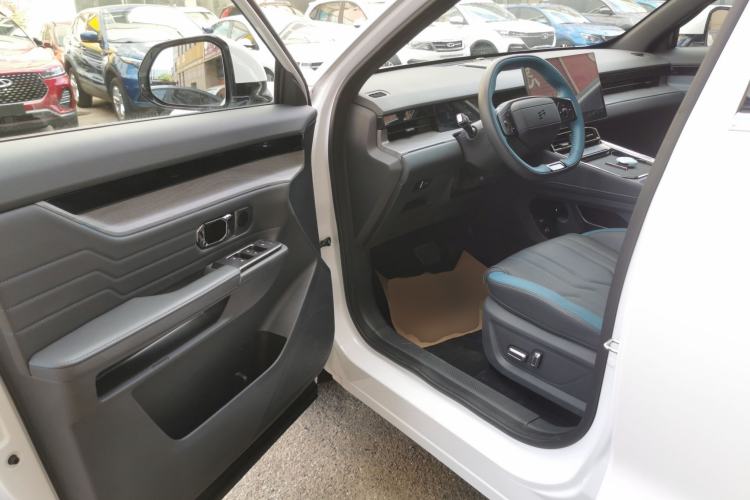 Used JETOUR Shanhai L6 2024 1.5TD DHT MAX Interior 3