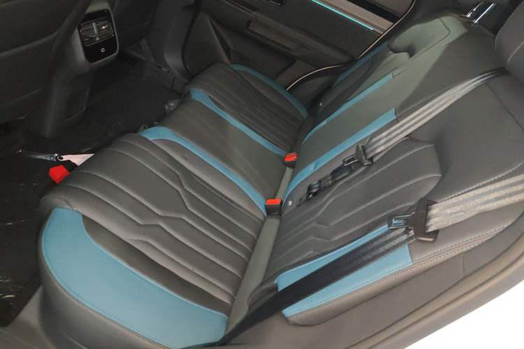 Used JETOUR Shanhai L6 2024 1.5TD DHT MAX Interior 3