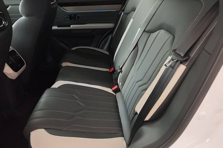 Used JETOUR Shanhai L6 2024 1.5TD DHT MAX Interior 4