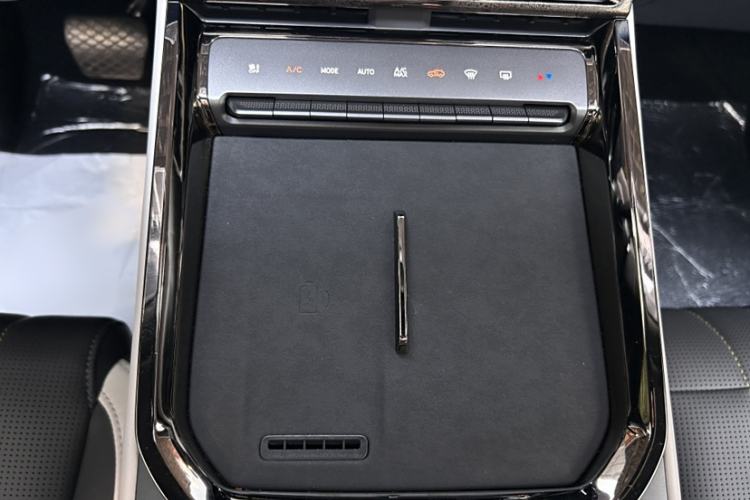 Used JETOUR Shanhai L6 2024 1.5TD DHT ULTRA Interior 5