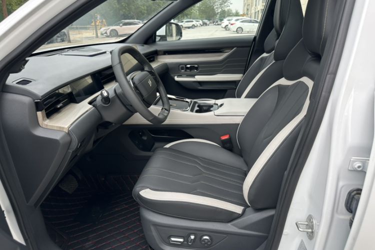 Used JETOUR Shanhai L6 2024 1.5TD DHT ULTRA Interior 5