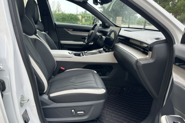 Used JETOUR Shanhai L6 2024 1.5TD DHT ULTRA Right Front Seat