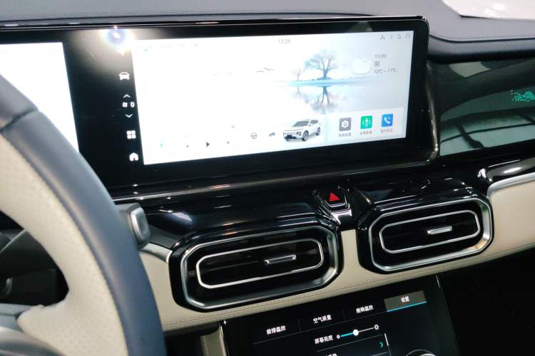 Used JETOUR Shanhai L7 2024 1.5T 120km ULTRA 7-Seater Audio And AC Panel