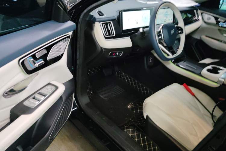 Used JETOUR Shanhai L7 2024 1.5T 120km ULTRA 7-Seater Interior 3