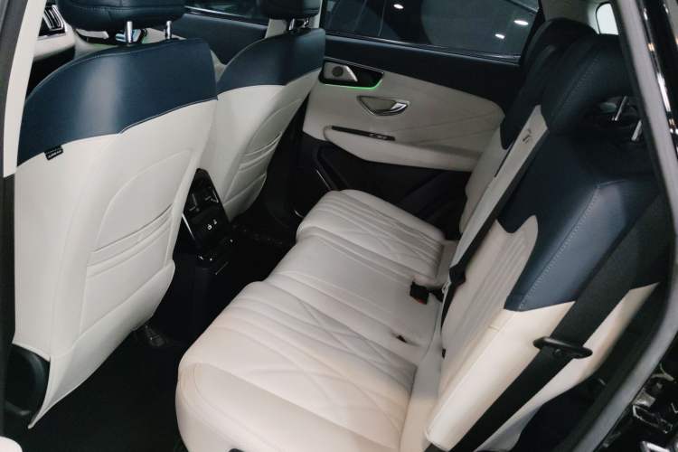 Used JETOUR Shanhai L7 2024 1.5T 120km ULTRA 7-Seater Interior 4