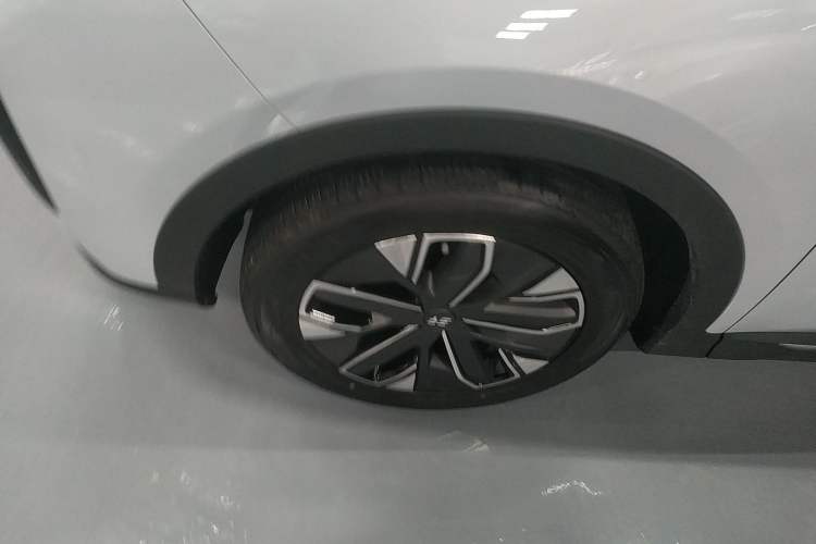 Used JETOUR Shanhai L7 2024 1.5T 120km ULTRA 7-Seater Left Front Wheel Hub