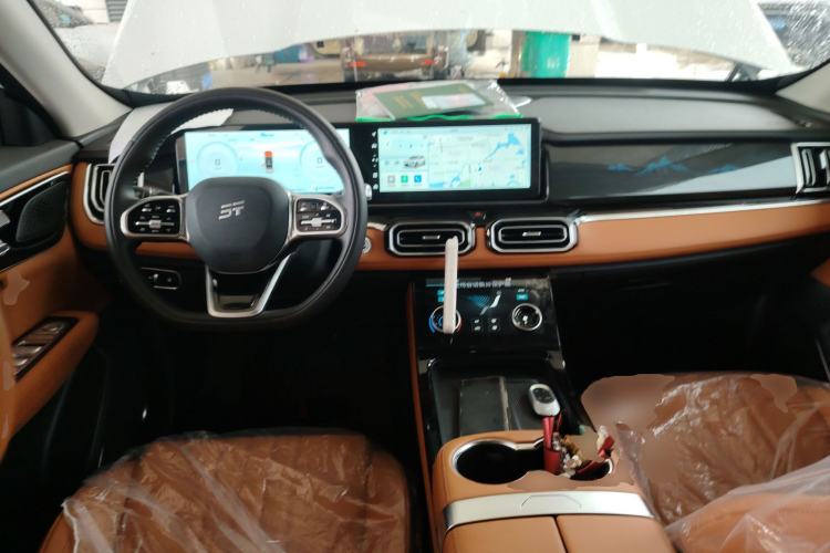 Used JETOUR Shanhai L7 2024 1.5T 120km MAX 5-Seater Center Console
