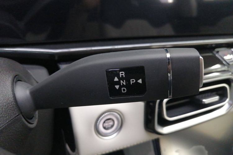 Used JETOUR Shanhai L7 2024 1.5T 120km MAX 5-Seater Gear Lever