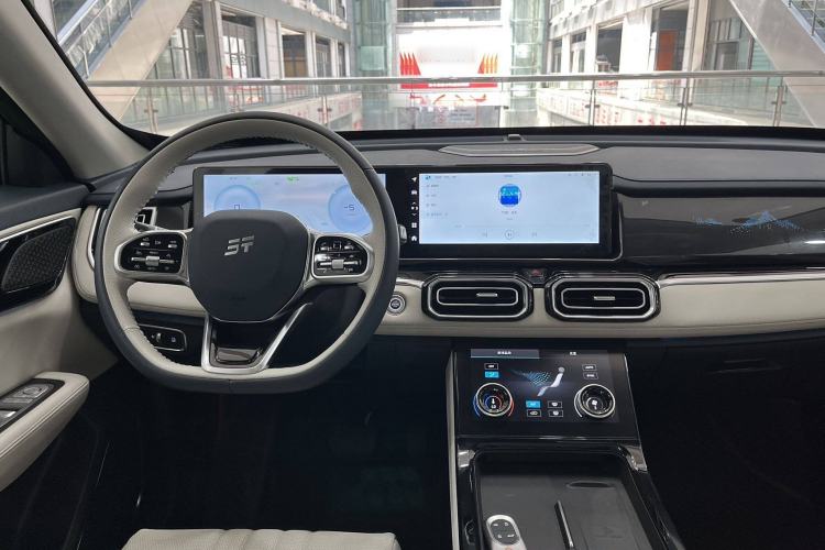 Used JETOUR Shanhai L7 2024 1.5T 120km MAX 5-Seater Interior 3