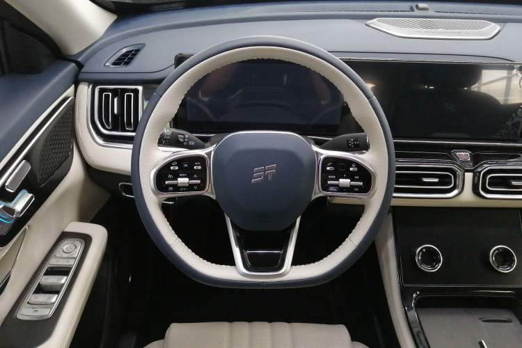 Used JETOUR Shanhai L7 2024 1.5T 120km MAX 5-Seater Steering Wheel
