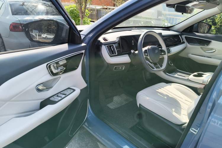 Used JETOUR Shanhai L7 2024 1.5T 120km MAX 5-Seater Driver Seat