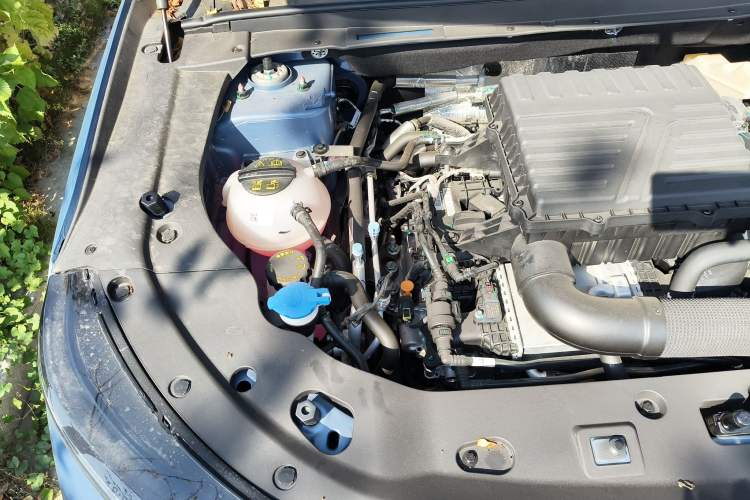 Used JETOUR Shanhai L7 2024 1.5T 120km MAX 5-Seater Engine Bay Right