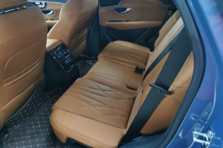 Used JETOUR Shanhai L7 2024 1.5T 120km MAX+ 7-Seater Interior 4