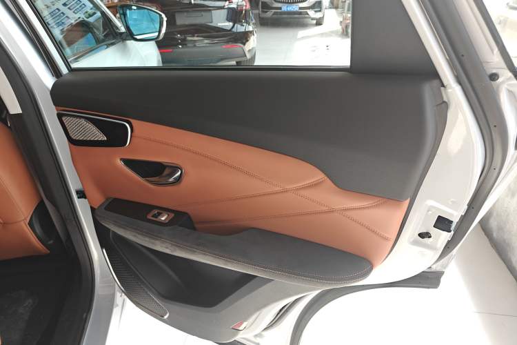 Used JETOUR Shanhai L7 2024 1.5T 120km ULTRA 7-Seater Right Rear Door Interior