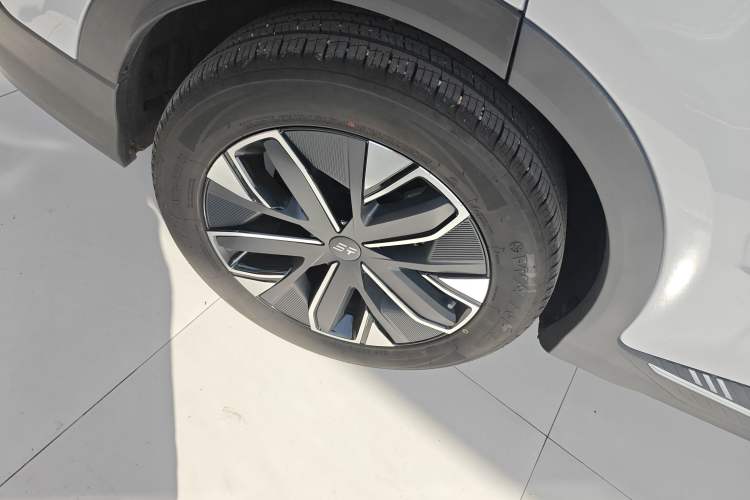 Used JETOUR Shanhai L7 2024 1.5T 120km ULTRA 7-Seater Right Rear Wheel Hub